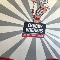 Foto tirada no(a) Chubby Wieners por Sam O. em 3/22/2017