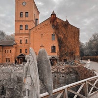 Foto tirada no(a) Замок Радомиcль / Radomysl Castle por Torishka em 10/17/2021