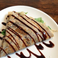 Photo taken at Buona Terra: Gelato - Macarons - Crepes by Angela D. on 6/1/2013