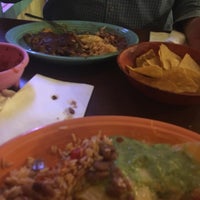 รูปภาพถ่ายที่ Mexican Cafe โดย Lynn R. เมื่อ 4/7/2017
