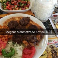 Photo taken at Meşhur Mehmetzade Köftecisi by Nurettin Y. on 8/30/2016