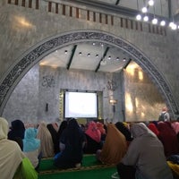 Photo taken at Masjid Ukhuwah Islamiyah (Mesjid UI) by Erna on 7/23/2017