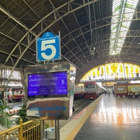 Photo taken at Platform 5 by bhfdwckkpu on 11/30/2022
