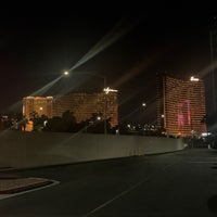 Foto tirada no(a) Courtyard by Marriott Las Vegas Convention Center por Kate K. em 6/18/2022