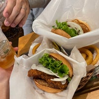 Photo taken at Freshness Burger by しちゃむ on 7/21/2021