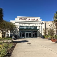รูปภาพถ่ายที่ Volusia Mall โดย Lis X. เมื่อ 11/20/2016