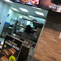 Photo taken at Domino&amp;#39;s Pizza by Hurşide on 4/22/2018