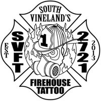 7/28/2013 tarihinde Marcy L.ziyaretçi tarafından South Vineland&amp;#39;s Firehouse Tattoo'de çekilen fotoğraf
