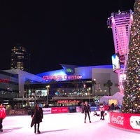 Photo taken at LA Live Ice Skating Rink by Aldous Noah on 12/7/2018
