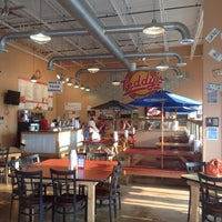 8/22/2013에 Cameron B.님이 Teddy&amp;#39;s Burger Joint에서 찍은 사진
