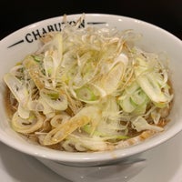 Photo taken at とんこつらぁ麺 CHABUTON by ハブさん (. on 10/7/2020