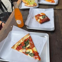 7/2/2022 tarihinde Spazzoziyaretçi tarafından Wiseguy NY Pizza'de çekilen fotoğraf