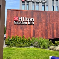 รูปภาพถ่ายที่ Hilton Garden Inn โดย Anna W. เมื่อ 5/19/2023