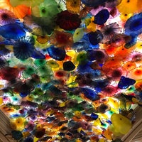 Photo taken at Chihuly Sculpture - Fiori Di Como by Andreas S. on 7/21/2018