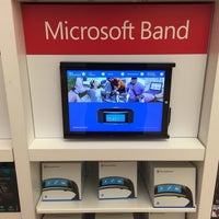 Photo taken at Microsoft Store by Andreas S. on 11/12/2015