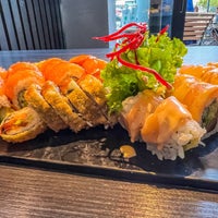 Foto tirada no(a) Sweet Sushi por Andreas S. em 8/30/2022
