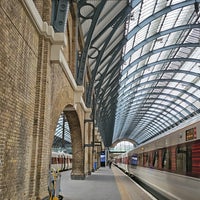 Photo taken at London King&amp;#39;s Cross Railway Station (KGX) by محمد on 4/15/2024