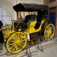 Foto scattata a The Antique Automobile Club of America Museum da Nate F. il 11/27/2021