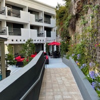 Foto diambil di Courtyard Los Angeles Century City/Beverly Hills oleh Nate F. pada 6/14/2022