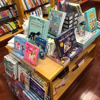 Photo taken at Barbara&amp;#39;s Bookstore by Nate F. on 4/19/2019
