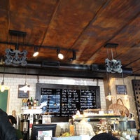 3/3/2013에 Nate F.님이 Cammareri Bakery &amp;amp; Cafe에서 찍은 사진