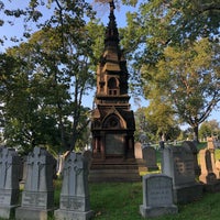 รูปภาพถ่ายที่ Green-Wood Cemetery โดย Nate F. เมื่อ 9/8/2020