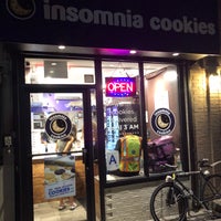 Foto tirada no(a) Insomnia Cookies por Nate F. em 8/23/2018