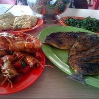 Photo taken at Taman Laut Jumbo Seafood Restaurant by April WND👒💝 on 8/11/2013