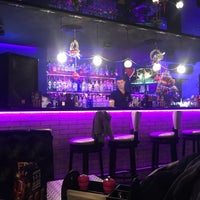 Foto tomada en LYCHEE Cocktail Bar  por Meriç A. el 12/29/2017