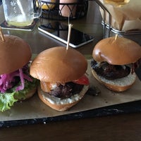 Foto scattata a Max Fifty Burger &amp;amp; Bar da Erick B. il 4/5/2017