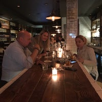 Foto tirada no(a) Anchor Wine Bar por Kate G. em 5/27/2017