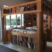 Foto tirada no(a) Light in the Attic Records Shop por Light in the Attic Records Shop em 1/28/2018