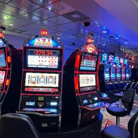 รูปภาพถ่ายที่ Casino Niagara โดย P.T เมื่อ 8/6/2022