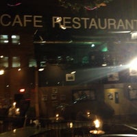 5/11/2013にRose A.がSubeez Cafe Restaurant Barで撮った写真