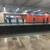 Photo taken at Metro La Raza (Líneas 3 y 5) by Xim *. on 5/1/2018
