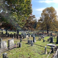 Foto tirada no(a) Sleepy Hollow Cemetery por David D. em 11/5/2023