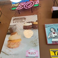 รูปภาพถ่ายที่ M-Joy Cupcakes โดย Olivier T. เมื่อ 7/18/2020