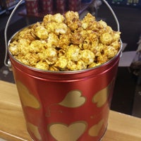 Foto scattata a Cravings Gourmet Popcorn da CravingsChad il 2/13/2014