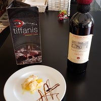 7/19/2018 tarihinde Iván R.ziyaretçi tarafından Restaurante Tiffanis'de çekilen fotoğraf