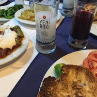 Foto scattata a Mavraki Balık Restaurant da Erhan B. il 3/11/2016
