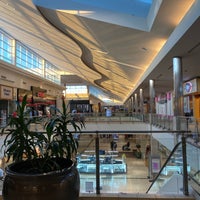 Foto scattata a Triangle Town Center Mall da Omar .. il 3/19/2022