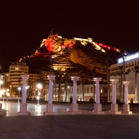 Photo taken at Casino del Mediterraneo Alicante by Stephen E. on 1/6/2019