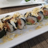 Photo taken at Wicker Park Seafood &amp;amp; Sushi by Eduardo H. on 9/2/2019
