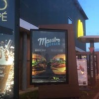รูปภาพถ่ายที่ McDonald&amp;#39;s โดย Gery เมื่อ 2/24/2017