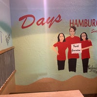 Foto tomada en Day&amp;#39;s Hamburgers  por Marcie L. el 3/20/2019