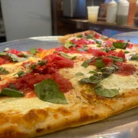 7/21/2021にCyrus B.がHigh Line Pizzaで撮った写真
