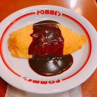 Photo taken at Pomme&amp;#39;s by つりー on 12/16/2018