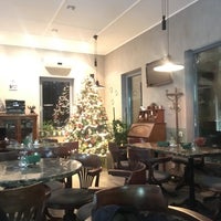 Photo taken at Café Verde by Sophie on 12/11/2018