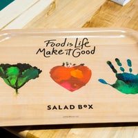 2/15/2018 tarihinde Salad Box NYziyaretçi tarafından Salad Box NY'de çekilen fotoğraf
