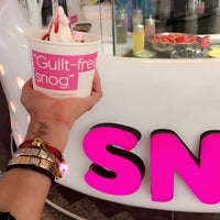 Photo taken at Snog Pure Frozen Yogurt by ασφαλής on 5/4/2018